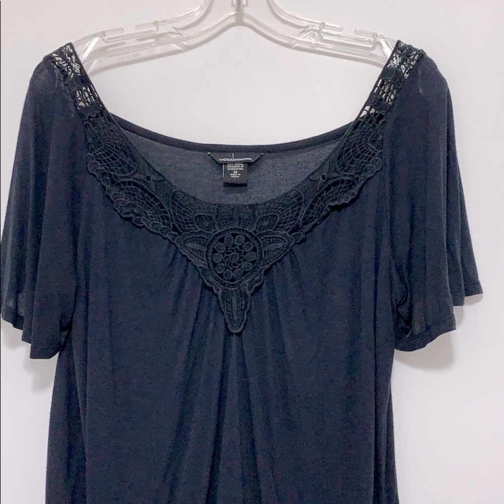 Black Top w/ Lace Collar- Md